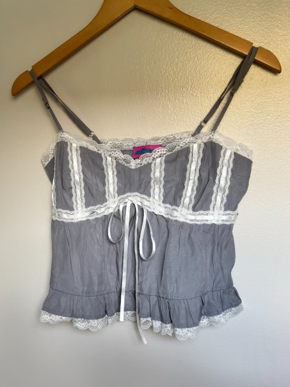 Edikted Gray White Lace Ribbon Cami Crop Top Size M Coquette Y2K Balletcore - Picture 2 of 9